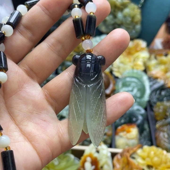 蛇纹石玉未镶嵌挂件