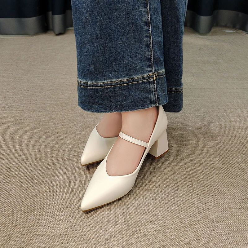 一字带浅口单鞋2025夏季新款复古气质尖头小皮鞋女百搭粗跟高跟鞋