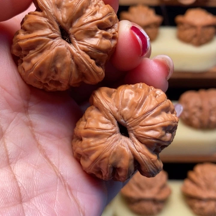 吊坠文玩核桃36元宝