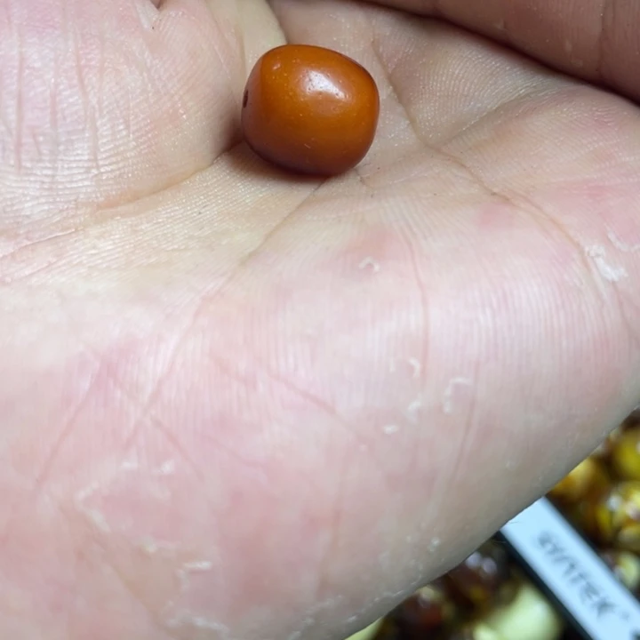 未镶嵌琥珀珠宝奇石