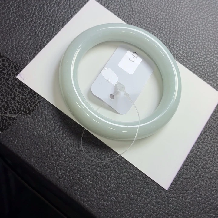 翡翠手镯未镶嵌缅甸a货翡翠手镯