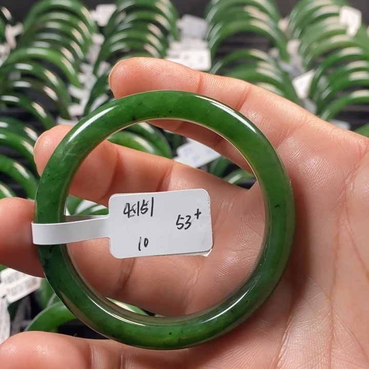 和田玉（碧玉）手镯未镶嵌53+