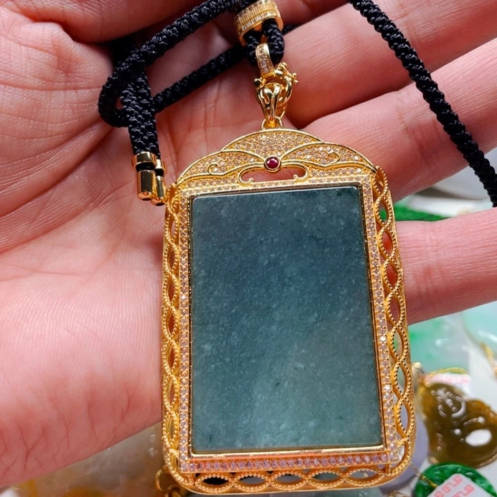 翡翠吊坠(不含链)未镶嵌