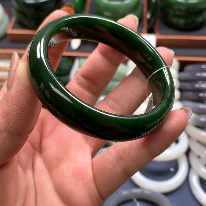 【闪购商品】未镶嵌手镯和田玉（碧玉）