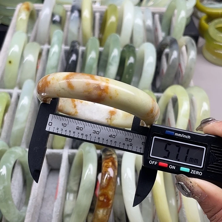蛇纹石玉未镶嵌手镯117