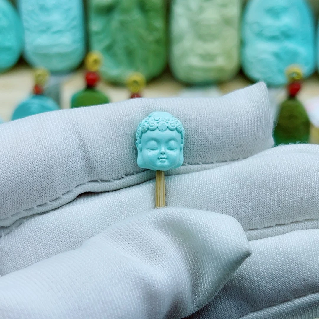 绿松石未镶嵌珠宝奇石