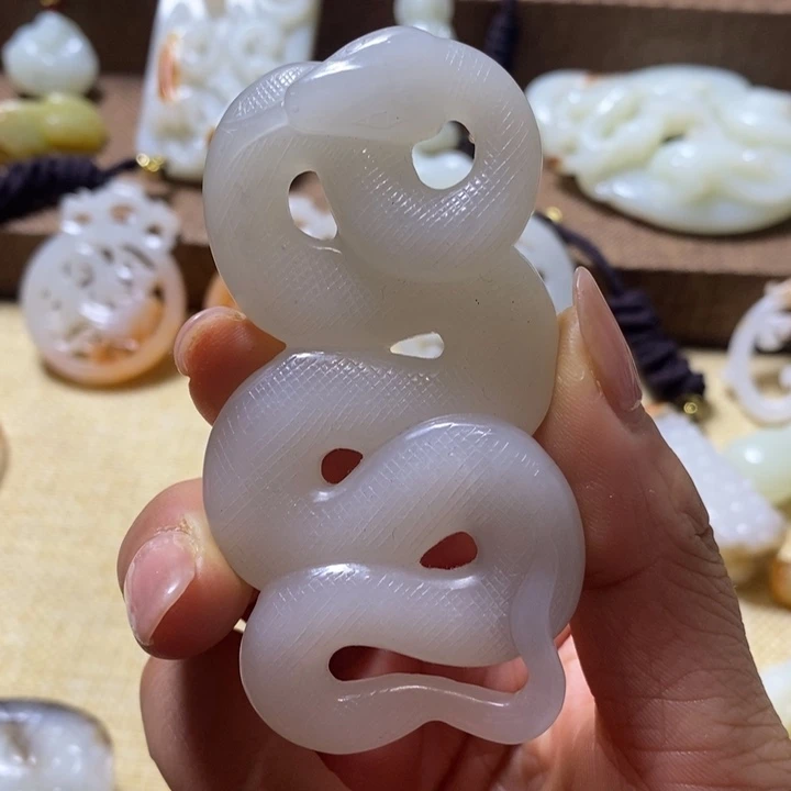 和田玉(糖玉)挂件未镶嵌