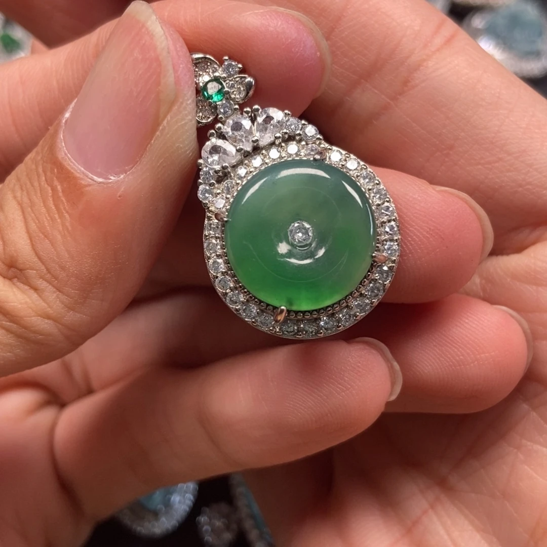 翡翠未镶嵌吊坠(不含链)