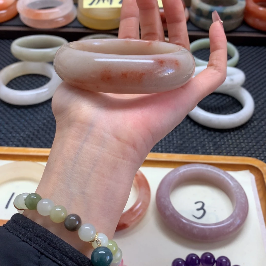 石英质玉手镯未镶嵌