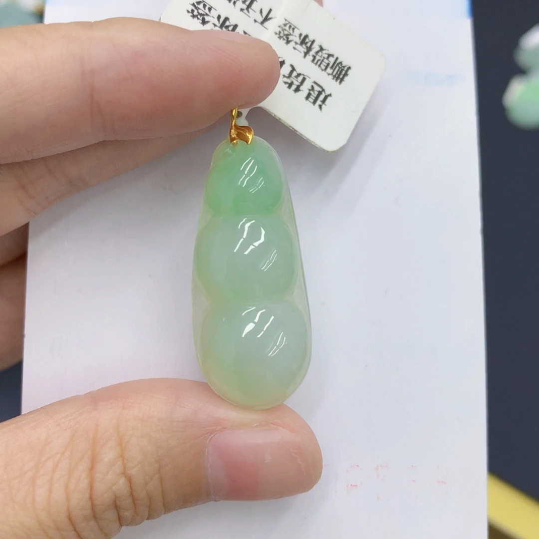 翡翠18K金镶嵌颈饰翡翠