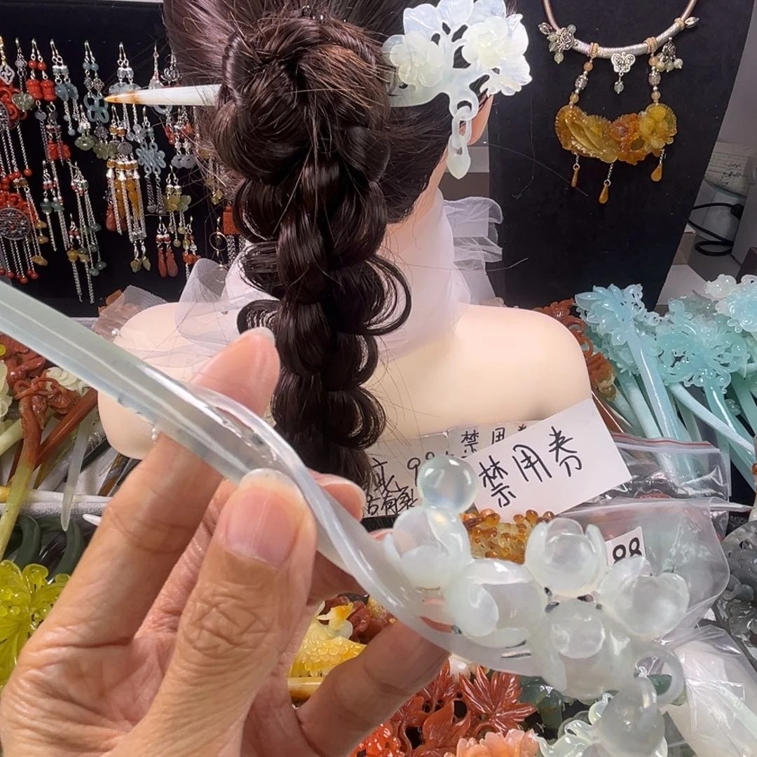 未镶嵌岫玉发簪瑕疵