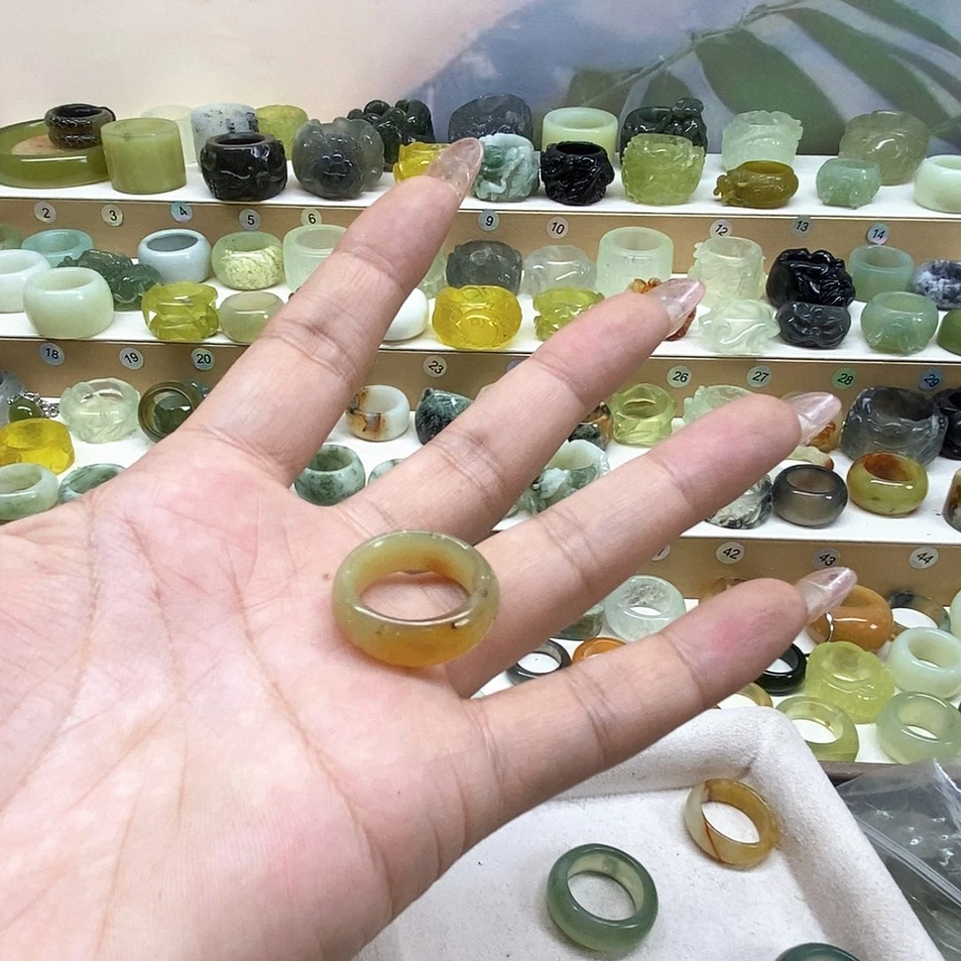 W***A岫玉未镶嵌天然岫玉戒指