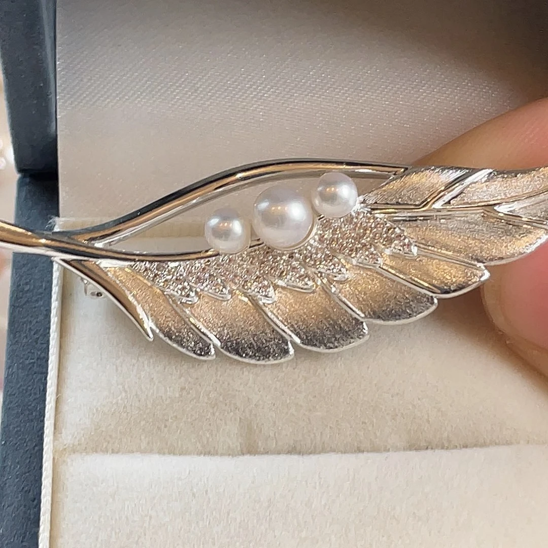 花***姨未镶嵌淡水珍珠胸饰