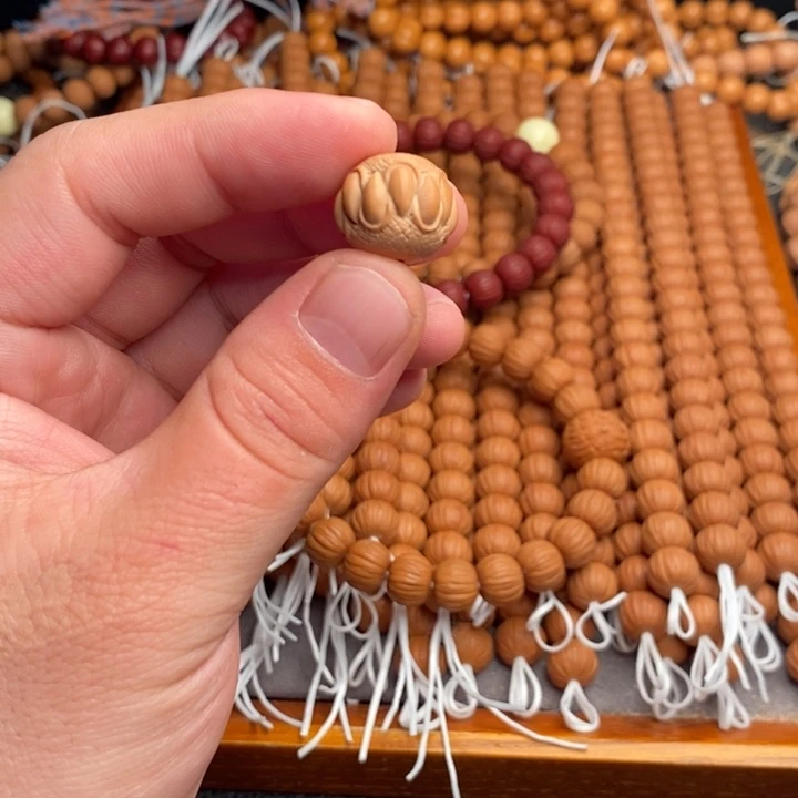 吊坠猴头核桃吞噬