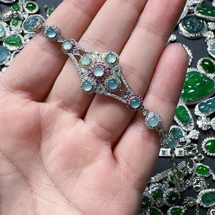 翡翠颈饰未镶嵌天然A货翡翠放漏