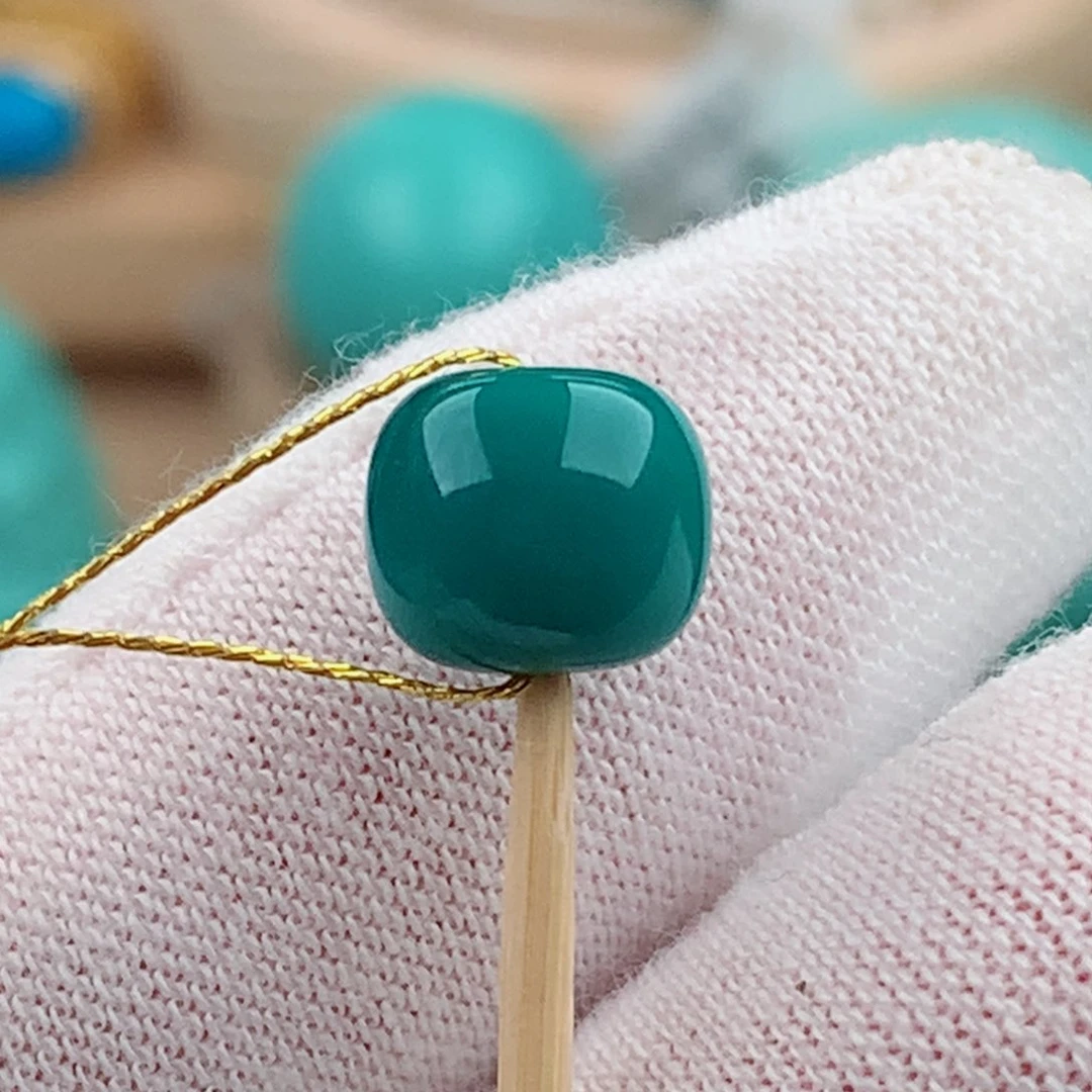 绿松石未镶嵌老型卡8.5*7.6