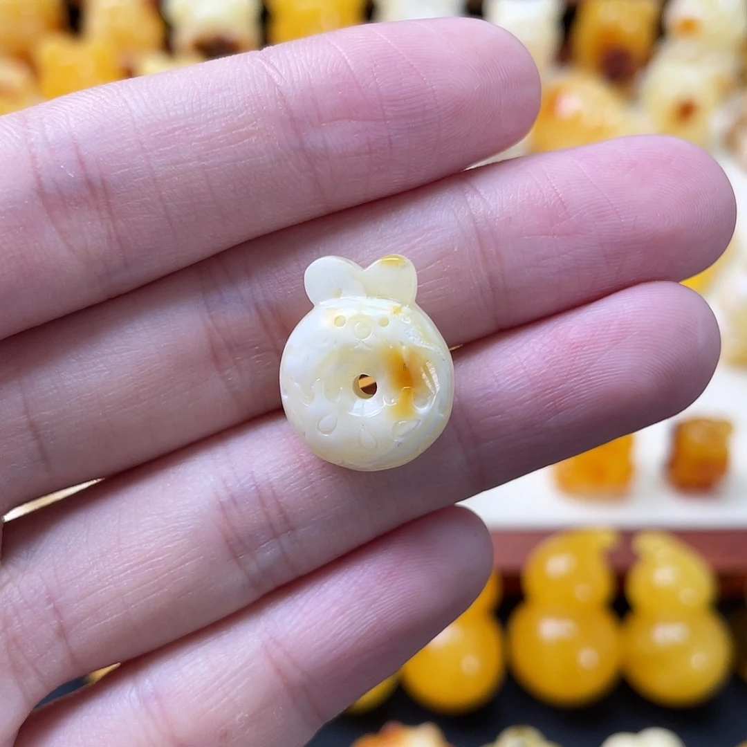 琥珀珠宝奇石未镶嵌