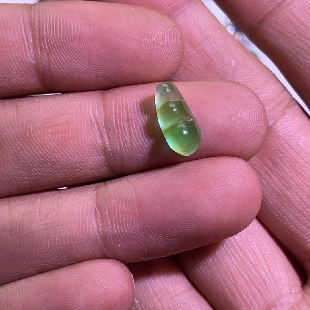 翡翠未镶嵌颈饰吊坠