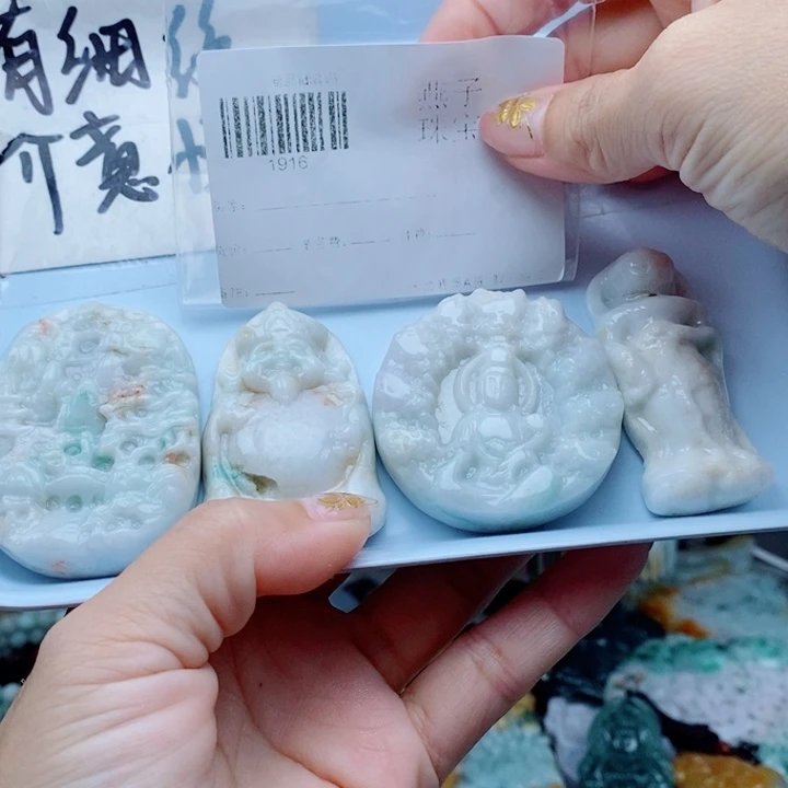 翡翠未镶嵌颈饰翡翠