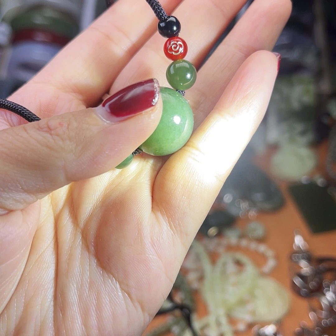 和田玉（糖玉）未镶嵌颈饰