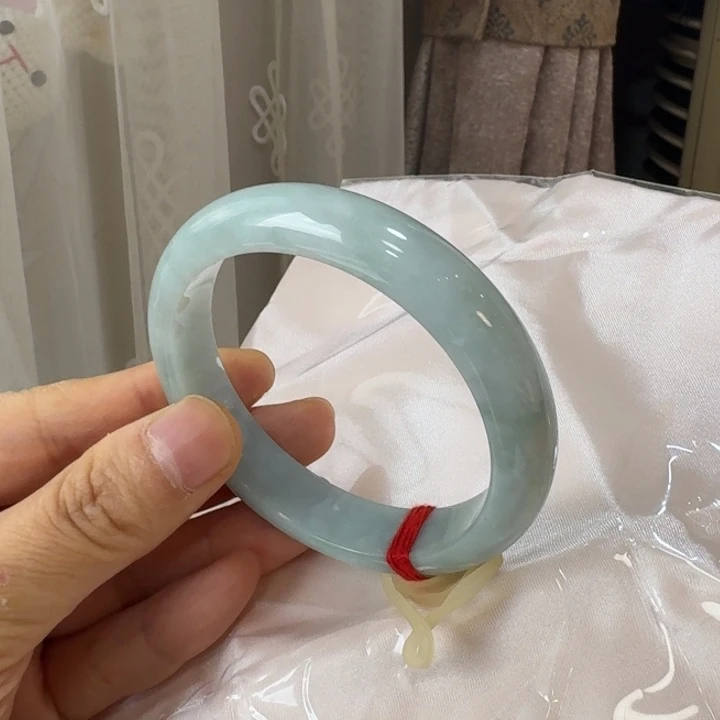 翡翠未镶嵌手镯2526