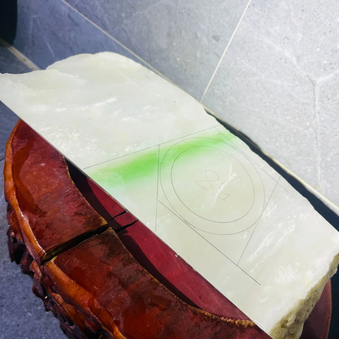 非金属莫桑石手镯 新疆玉质奇石山料毛料手镯定制