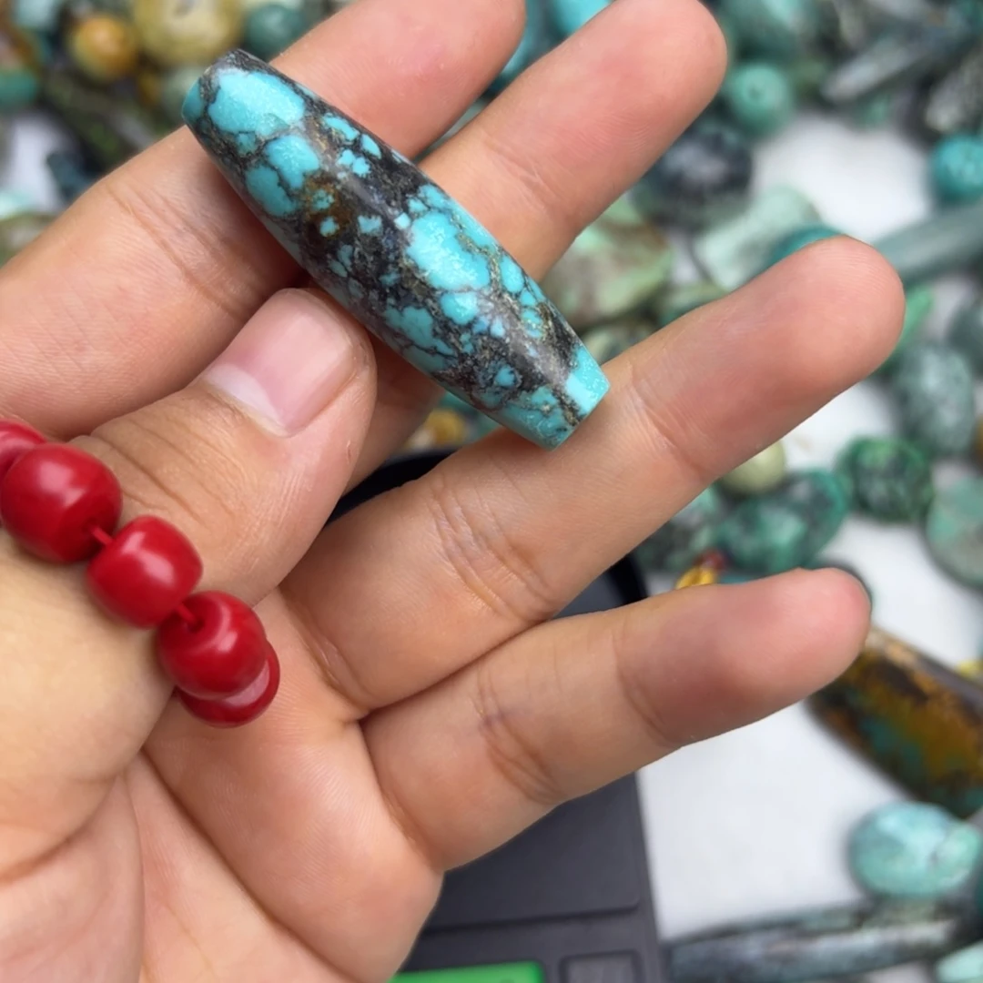 成***丰未镶嵌南红玛瑙珠宝奇石