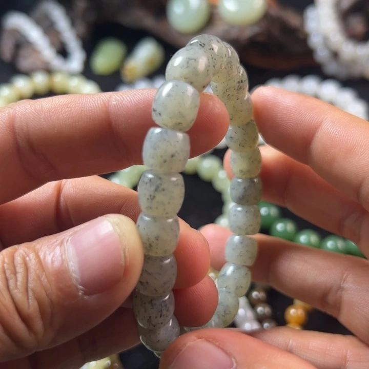 和田玉未镶嵌手串