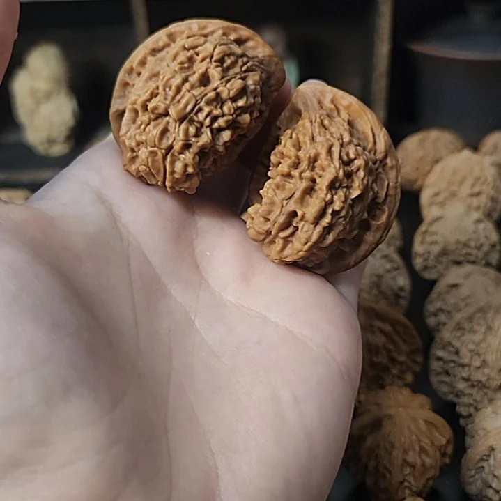 吊坠文玩核桃座山雕