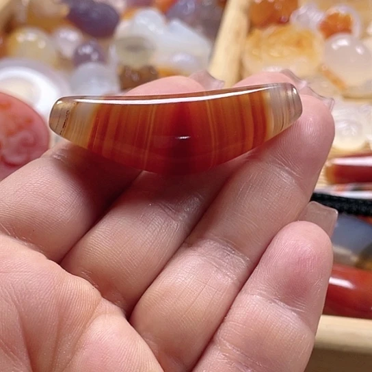 玛瑙/玉髓吊坠(赠链)未镶嵌孟****条