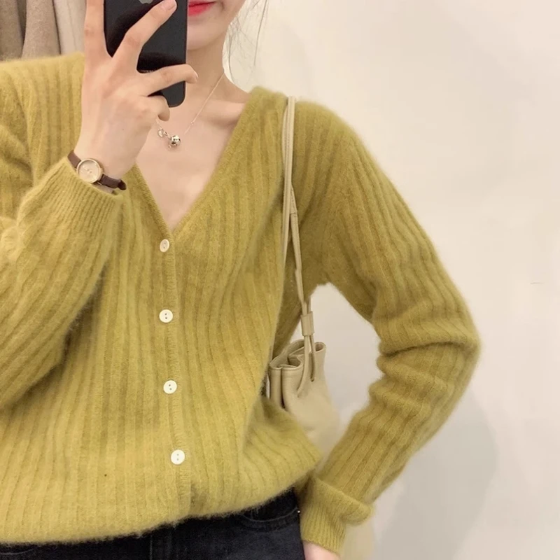清仓软糯浣熊绒v领毛衣针织开衫女春秋2025新款慵懒短款外套上衣