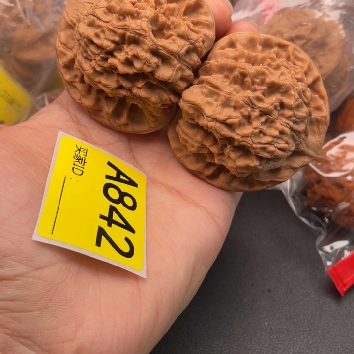 文玩核桃吊坠核桃