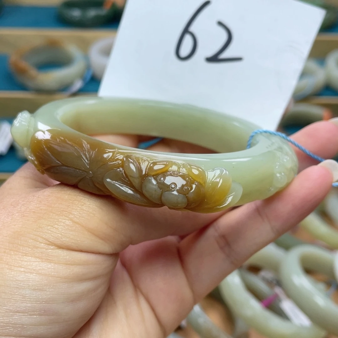 未镶嵌手镯（贵妃镯）和田玉圈口62
