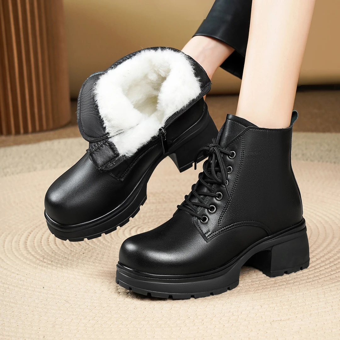 秋冬英伦风女靴马丁靴真皮软底妈妈加绒保暖加厚中跟防滑时尚短靴