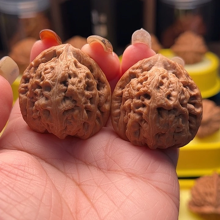 文玩核桃吊坠红锦鲤 全品