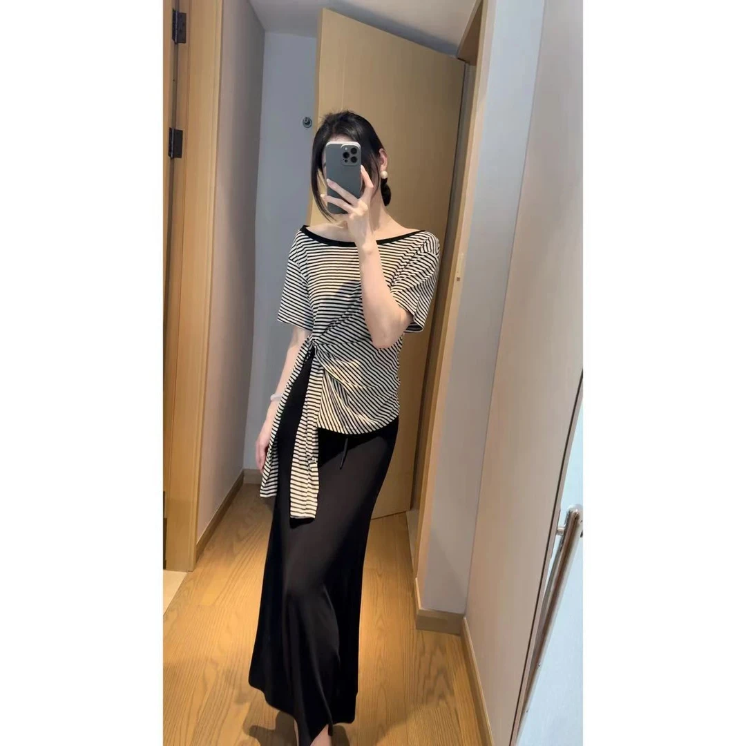夏季新款时尚休闲细条纹短袖上衣+黑色显瘦半身裙套装洋气衣服女
