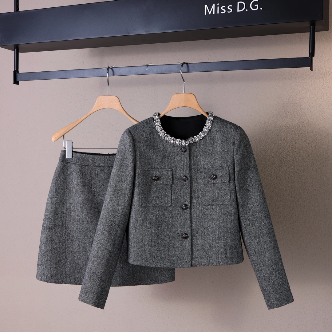 MissD.G.法式高级感小香风套装2025秋新款手工镶钻短外套女X-J290