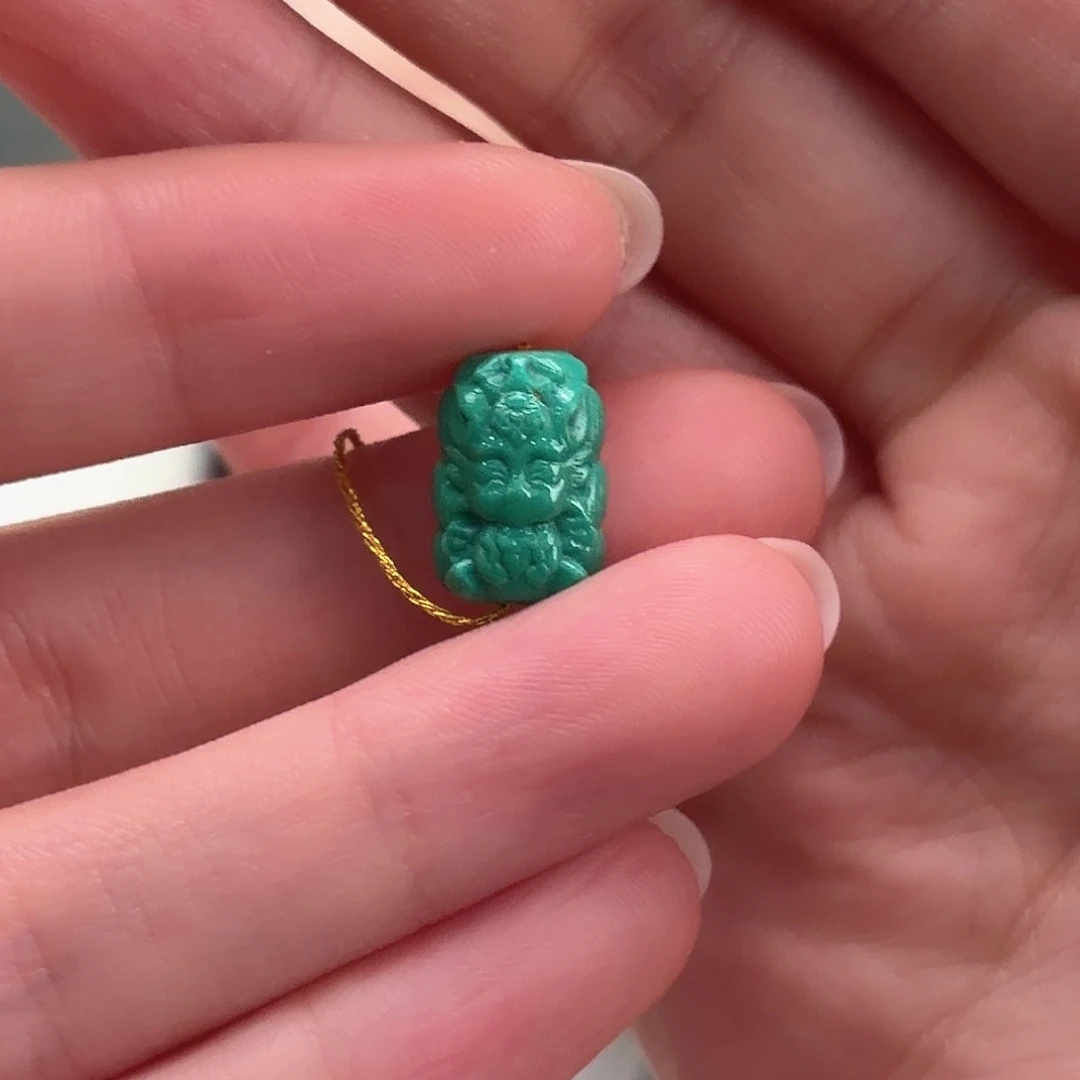 绿松石未镶嵌颈饰