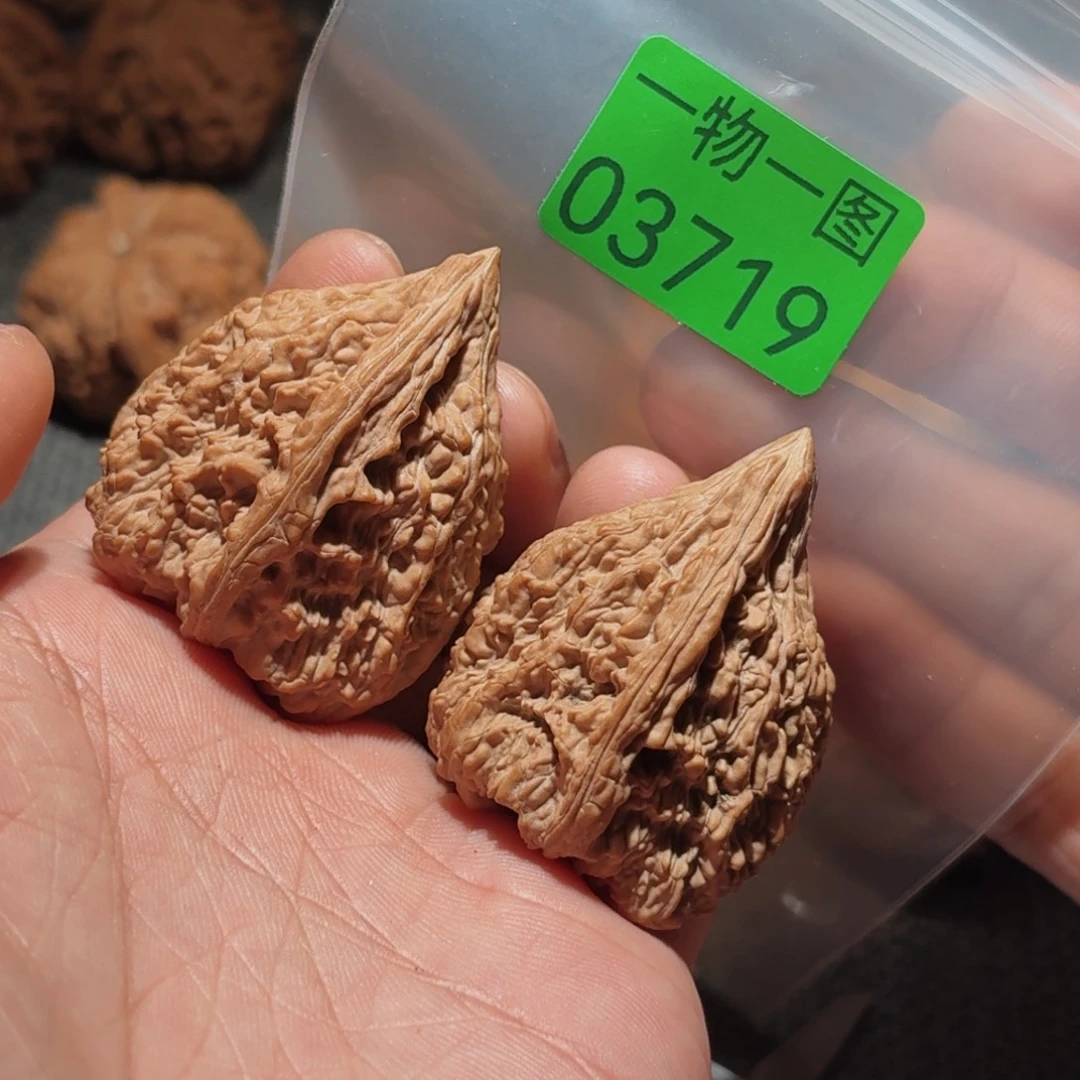 文玩核桃把件塔尖