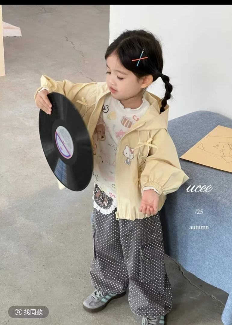 KT秋季新款风衣外套拉链女童学生连帽宝宝Q2507