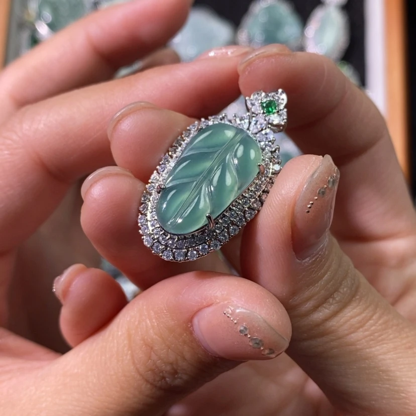 【闪购商品】翡翠颈饰未镶嵌天然