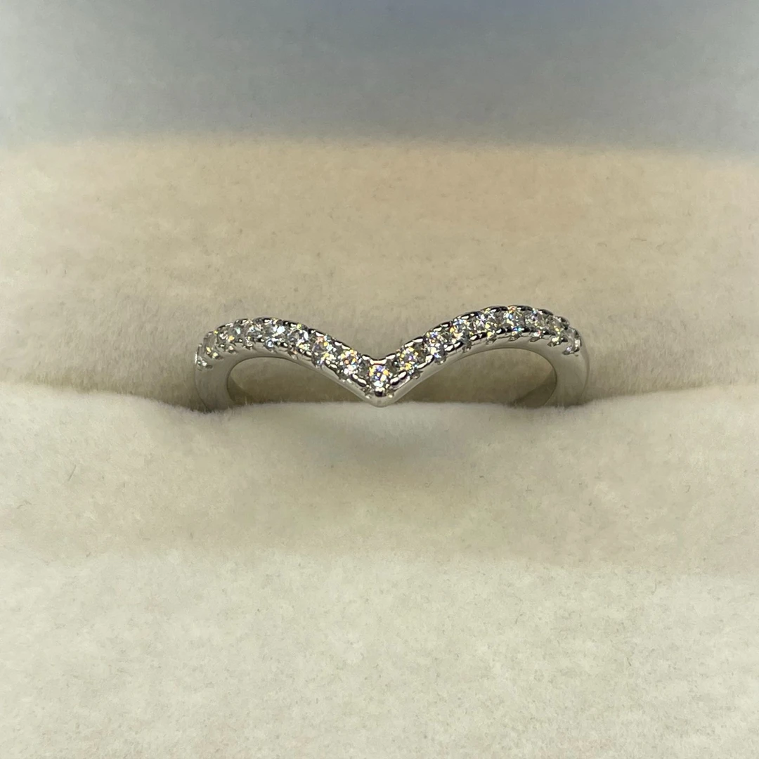 【Vivia】甄选 V字排戒