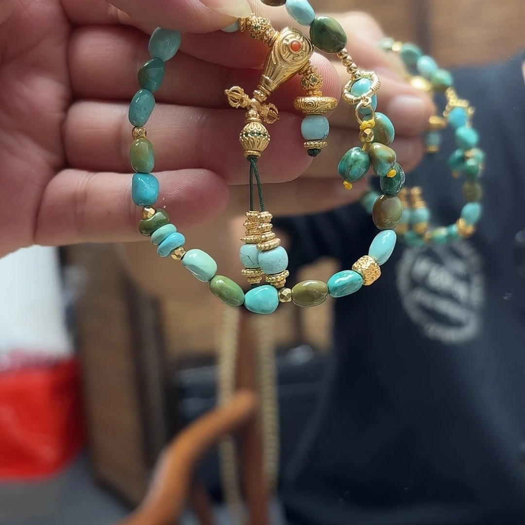 太***花绿松石未镶嵌雕刻发一件