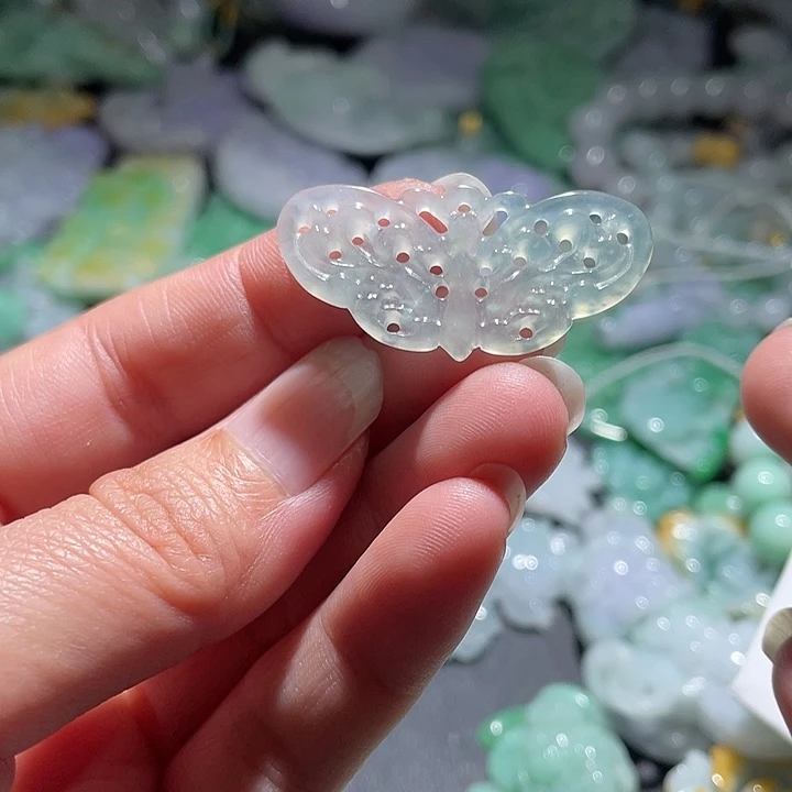 颈饰未镶嵌翡翠天