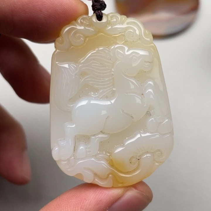 玛瑙/玉髓颈饰未镶嵌唐*心