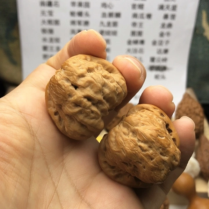 文玩核桃把件蛤蟆头，边36，有修，练手对