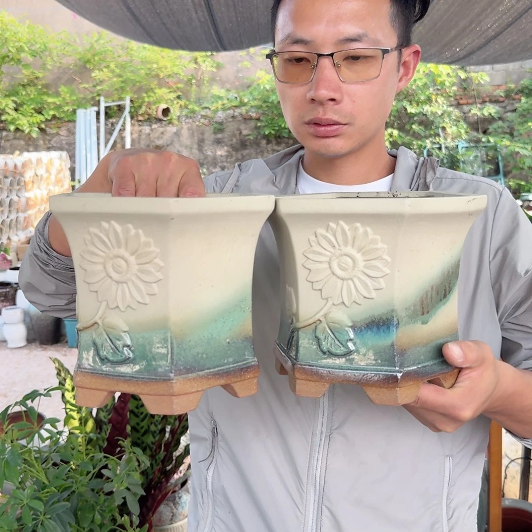 紫砂花盆口18高18（两个太阳花六角绿