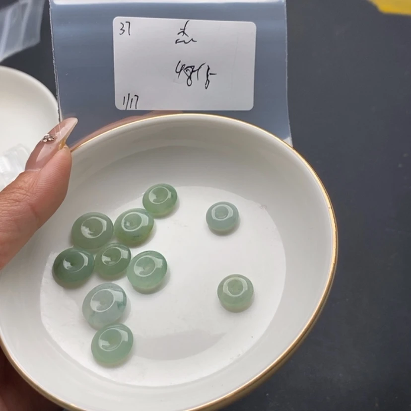 【闪购商品】翡翠颈饰未镶嵌杰