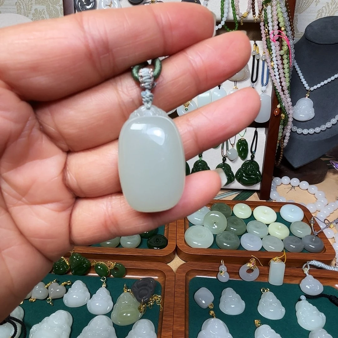 和田玉未镶嵌颈饰