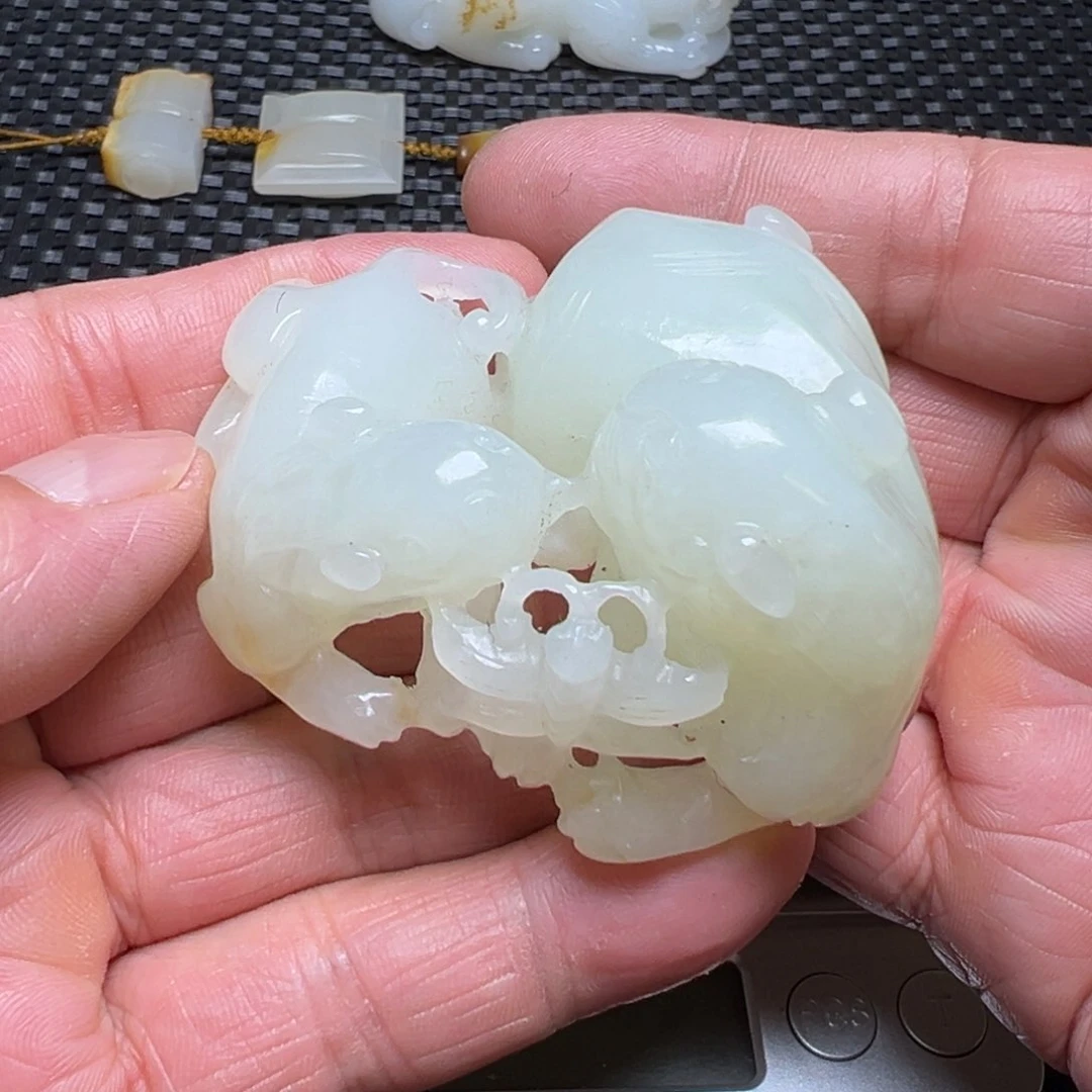 和田玉未镶嵌挂件